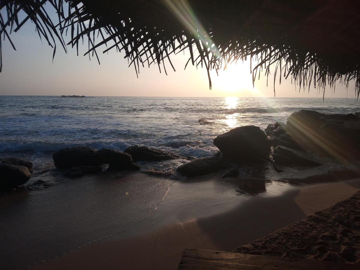 Sansala Guesthouse & Restaurant Tangalle Bagian luar foto