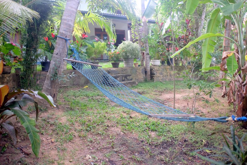 Sansala Guesthouse & Restaurant Tangalle Bagian luar foto