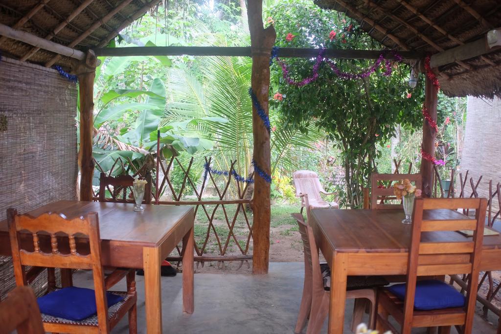 Sansala Guesthouse & Restaurant Tangalle Bagian luar foto