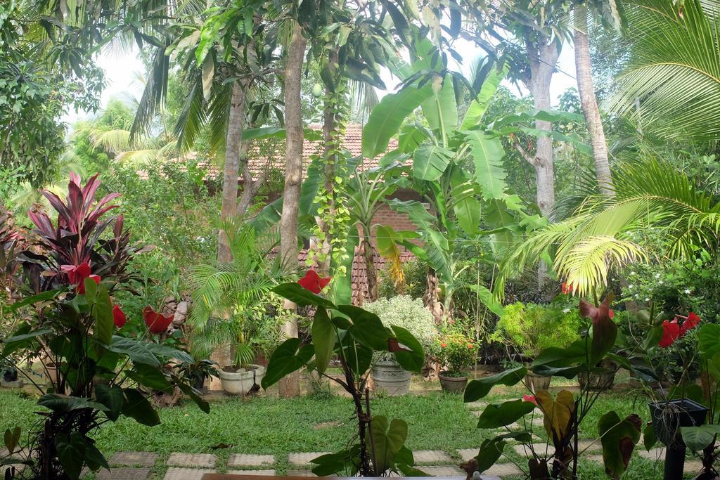 Sansala Guesthouse & Restaurant Tangalle Bagian luar foto